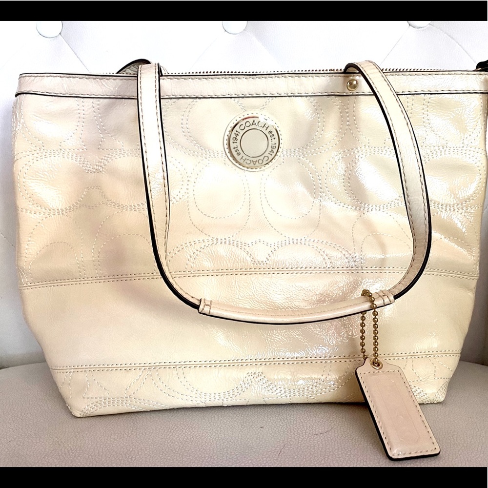Coach handbag, white leather 🤍